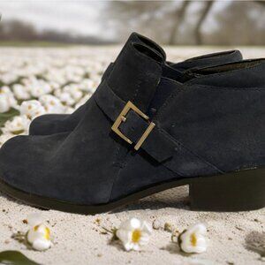 Markon blue suede ankle boot